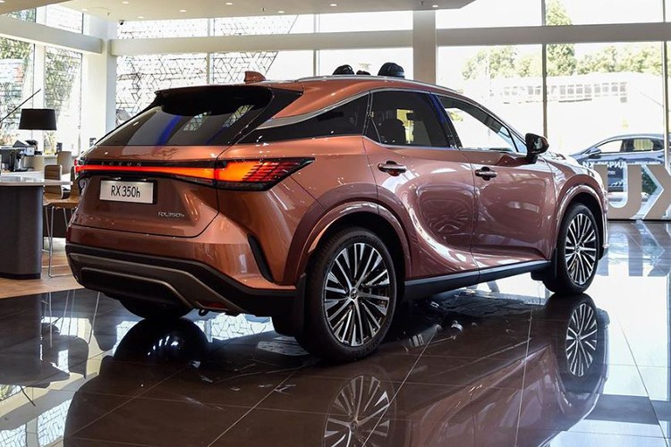 Sap ra mat Lexus RX hybrid 2025 tai Viet Nam gia khoang 3,5 ty dong-Hinh-2