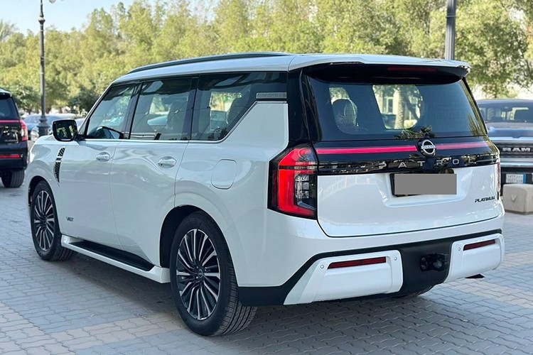 Hon 4 ty cho Nissan Patrol 2025 co gi dac biet?-Hinh-2