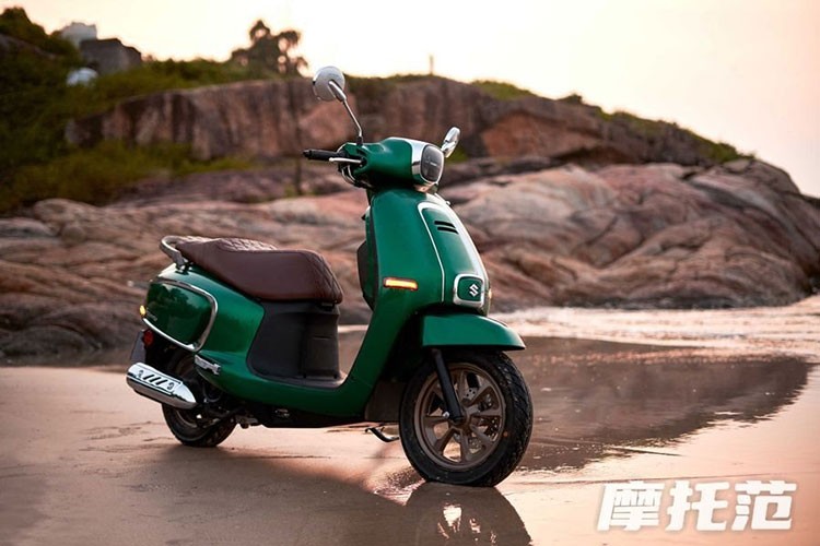 Xe ga Suzuki US125 bất ngờ nổi lên điểm nhấn độc đáo giá chỉ 35 triệu đồng - Hình 10 Xe ga Suzuki US125 bat ngo noi len diem nhan doc dao gia chi 35 trieu dong-Hinh-10