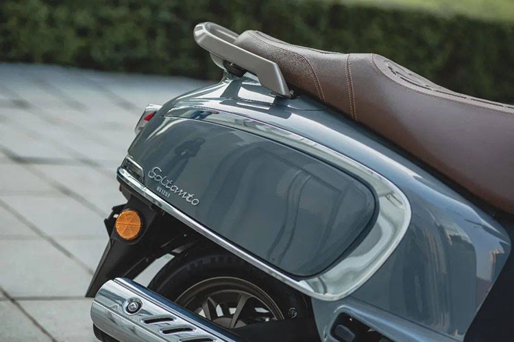Xe ga Suzuki US125 bất ngờ nổi lên điểm nhấn độc đáo giá chỉ 35 triệu đồng - Hình 5 Xe ga Suzuki US125 bat ngo noi len diem nhan doc dao gia chi 35 trieu dong-Hinh-5