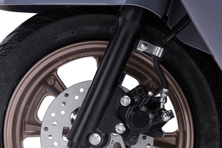 Xe ga Suzuki US125 bất ngờ nổi lên điểm nhấn độc đáo giá chỉ 35 triệu đồng - Hình 6 Xe ga Suzuki US125 bat ngo noi len diem nhan doc dao gia chi 35 trieu dong-Hinh-6