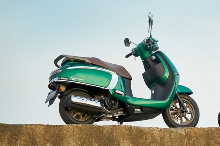 Xe ga Suzuki US125 bất ngờ nổi lên điểm nhấn độc đáo giá chỉ 35 triệu đồng - Hình 9 Xe ga Suzuki US125 bat ngo noi len diem nhan doc dao gia chi 35 trieu dong-Hinh-9