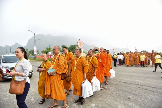 Hang ngan nguoi ve du Dai le Phat dan Lien Hop Quoc - Vesak 2019-Hinh-11