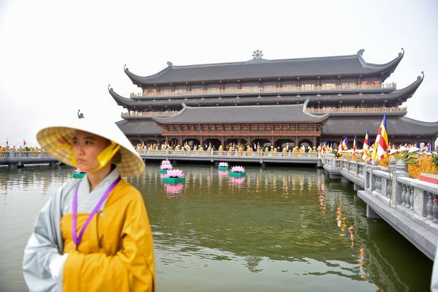 Hang ngan nguoi ve du Dai le Phat dan Lien Hop Quoc - Vesak 2019-Hinh-14