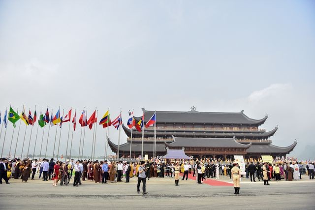 Hang ngan nguoi ve du Dai le Phat dan Lien Hop Quoc - Vesak 2019-Hinh-16