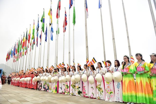 Hang ngan nguoi ve du Dai le Phat dan Lien Hop Quoc - Vesak 2019-Hinh-8