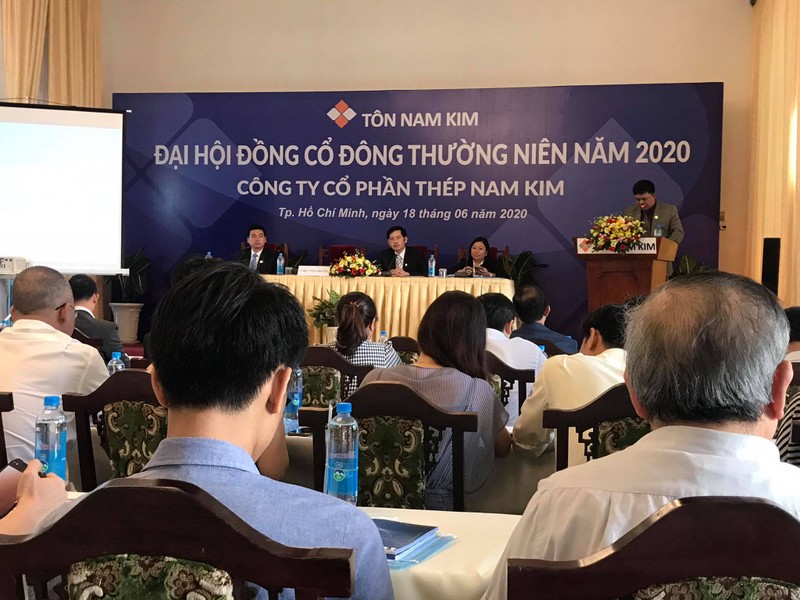 Thep Nam Kim: Dong tien kinh doanh am hon 800 ty, san luong thep quy 2 uoc giam 15%