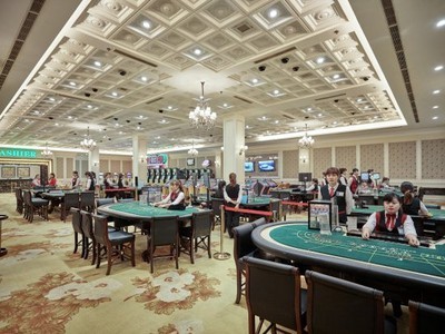 Vi sao co phieu cua ong chu casino Quang Ninh RIC tang tran 12 phien lien tiep du kinh doanh am dam?