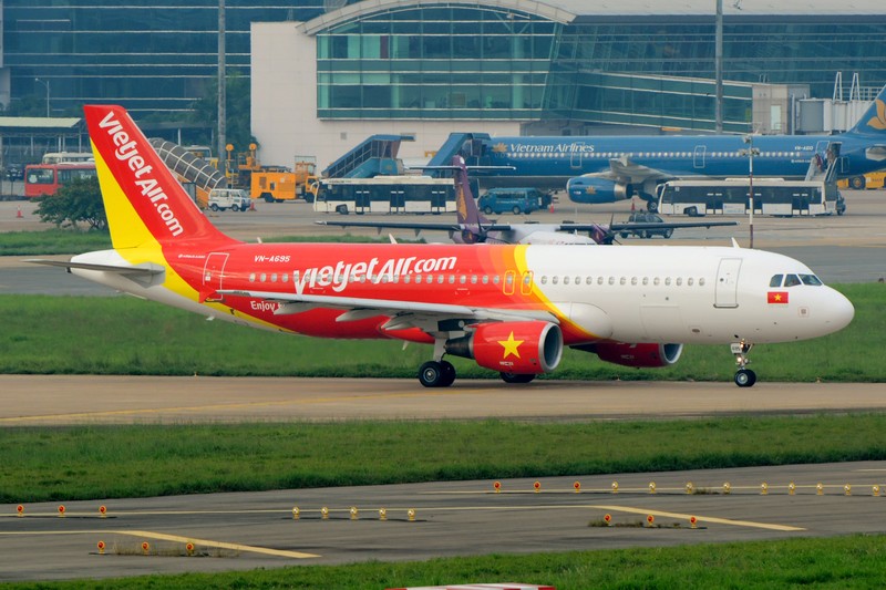 Dong tien kinh doanh cua VietJet am gan 4.900 ty dong