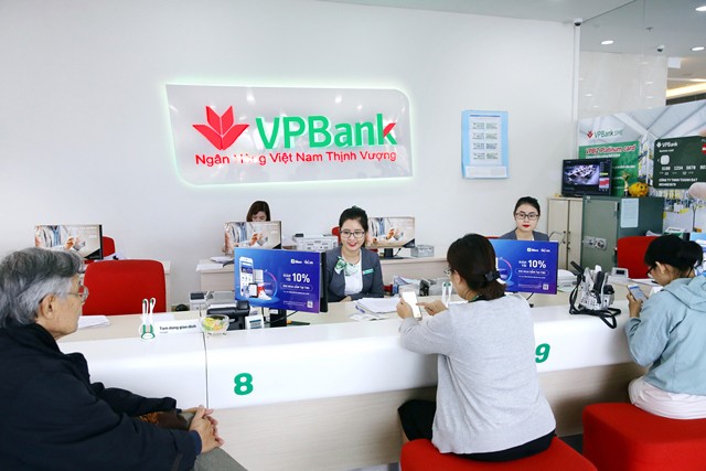 Cong doan VPBank vua mua them hon 660.000 co phieu VPB