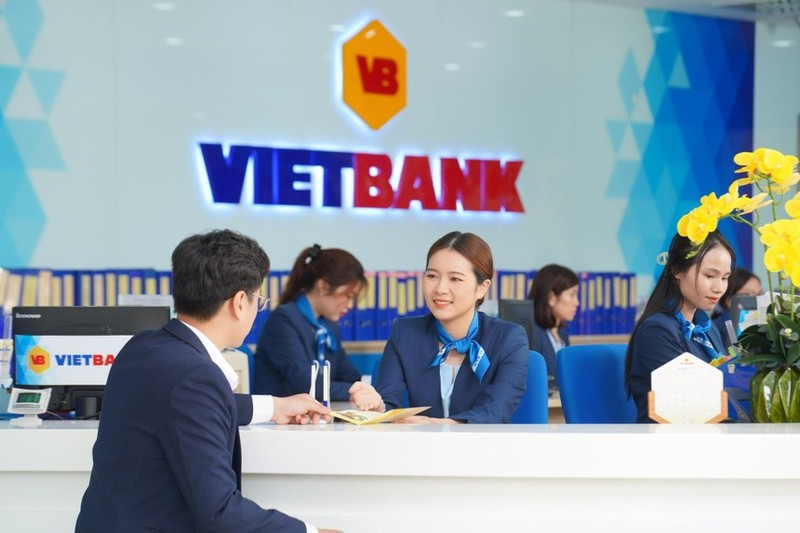 Chu tich ngan hang Vietbank chi gan 80 ty dong gom 7 trieu co phieu VBB