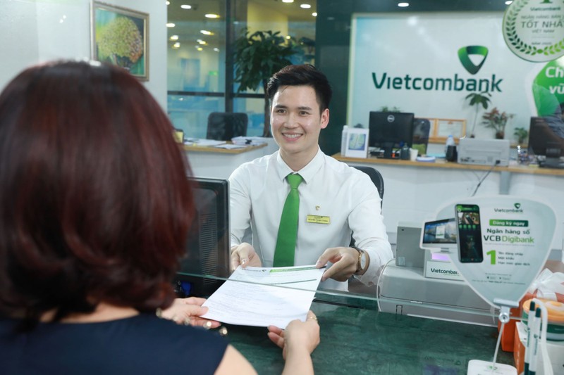 Vietcombank sap nhan ve 9 ty dong co tuc tu cong ty bao hiem