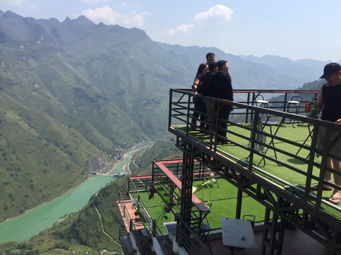 Ma Pi Leng Panorama ben ngoai be tong xu xi, ben trong co gi?-Hinh-3