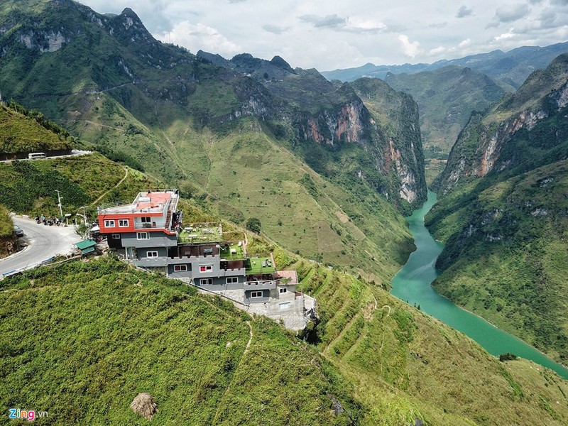 Ma Pi Leng Panorama ben ngoai be tong xu xi, ben trong co gi?