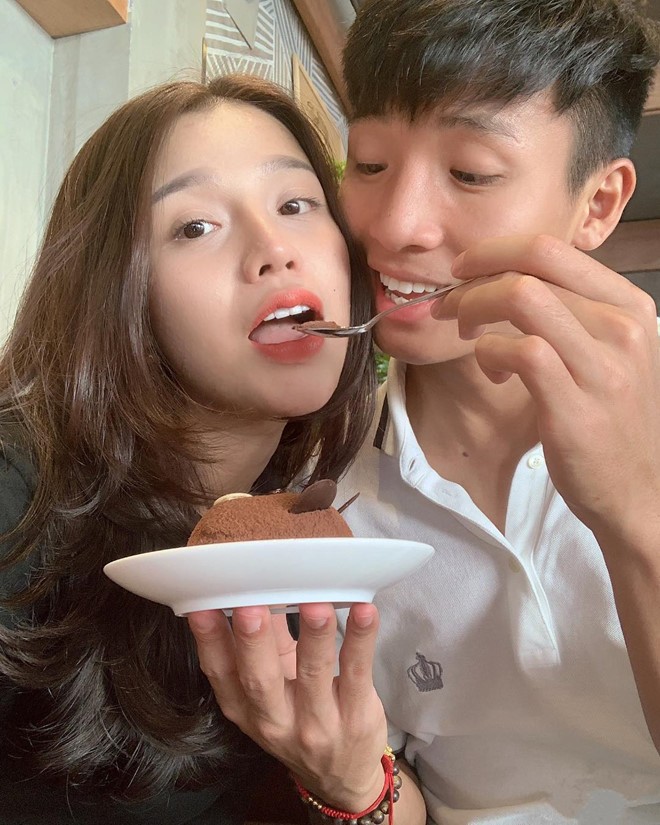 Cuoc song giau sang cac nang WAGs cua cau thu Viet-Hinh-8
