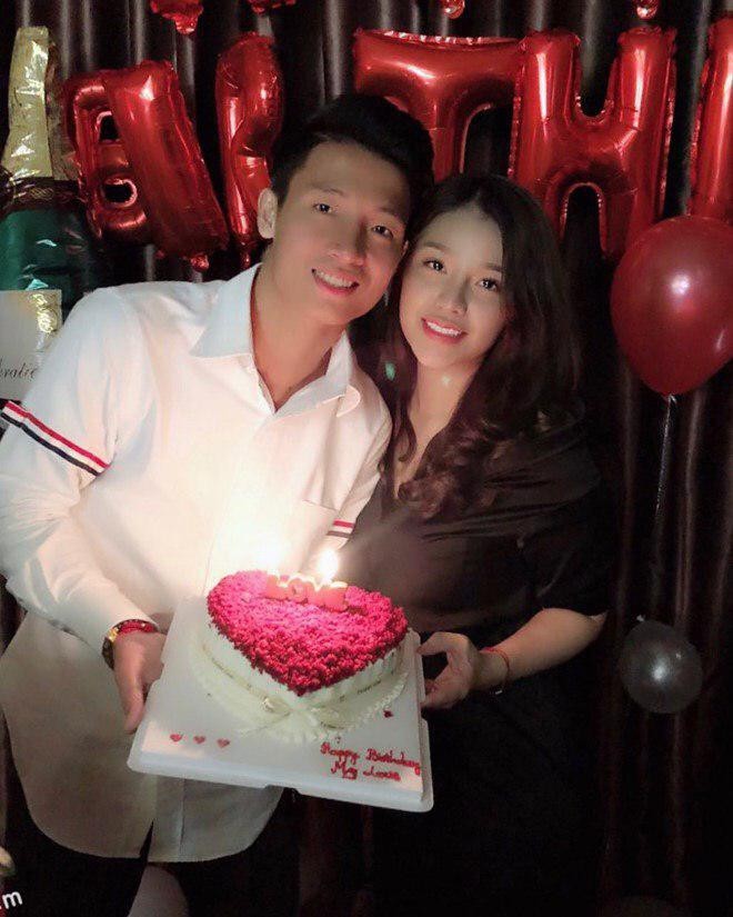 Cuoc song giau sang cac nang WAGs cua cau thu Viet-Hinh-9