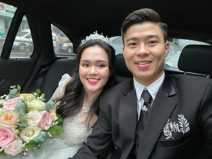 Cuoc song giau sang cac nang WAGs cua cau thu Viet