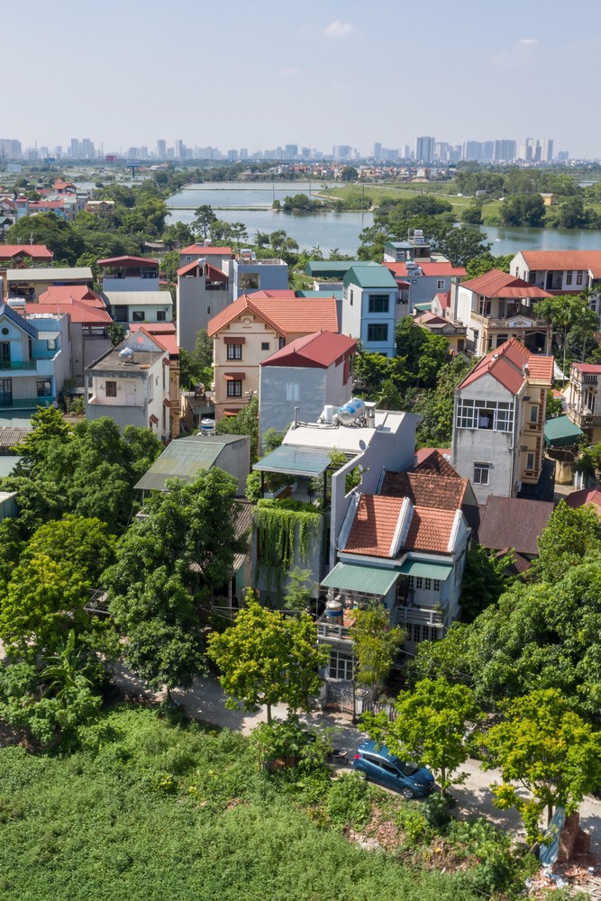 Nha o huong Tay van mat ruoi khien bao My ngo ngang