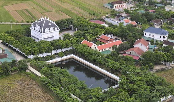 Can canh “biet phu” trang le cua cu ba 80 tuoi o Ha Tinh