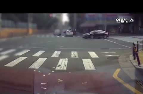 Giật mình màn rải tiền “để mua vui” của giới đại gia - Hình 5 Giat minh man rai tien “de mua vui” cua gioi dai gia-Hinh-5