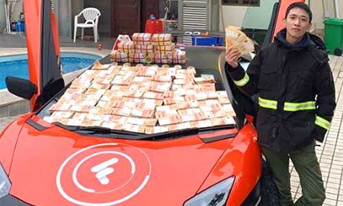 Giật mình màn rải tiền “để mua vui” của giới đại gia Giat minh man rai tien “de mua vui” cua gioi dai gia