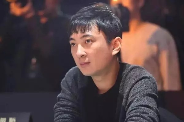 Thời hiện tại của thiếu gia tiêu hơn 700 triệu đồng một đêm - Hình 4 Thoi hien tai cua thieu gia tieu hon 700 trieu dong mot dem-Hinh-4