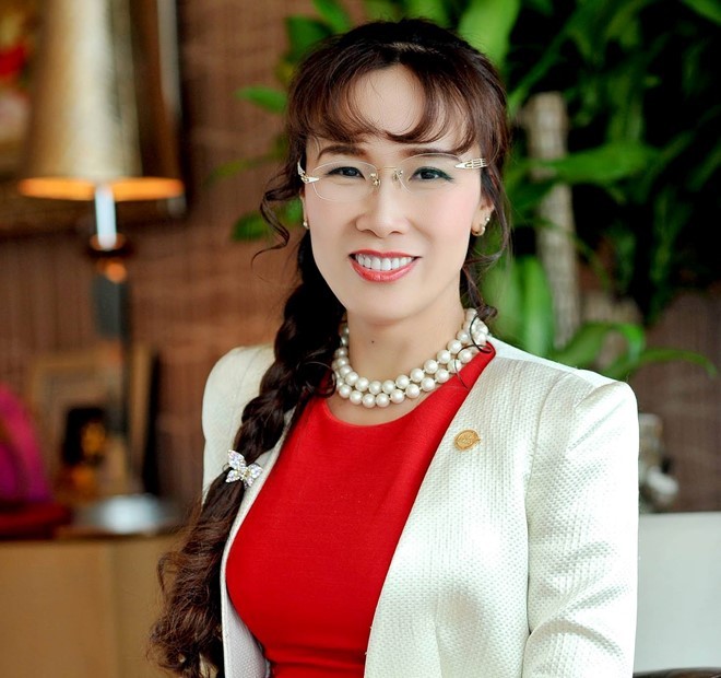 Nhan sac cua 4 nu dai gia U50 khong kem hoa hau-Hinh-9