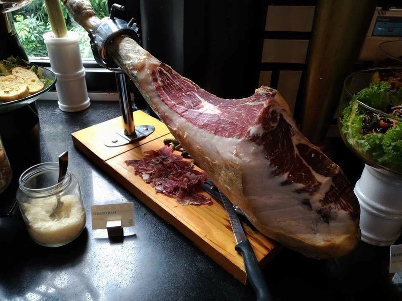 Thit lon muoi Iberico co gi dac biet ma gia hang chuc trieu hut khach dip Tet?-Hinh-2