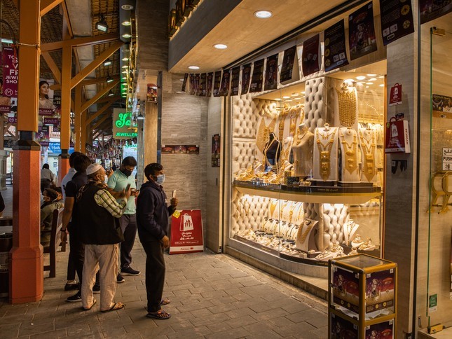 Cho vang Gold Souk, noi ban vang nhu ban rau-Hinh-5