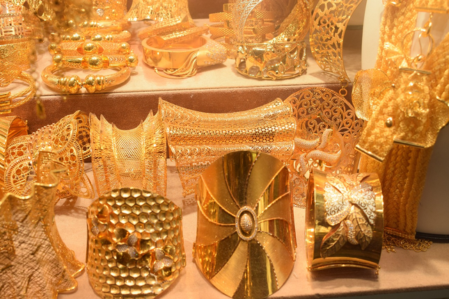 Cho vang Gold Souk, noi ban vang nhu ban rau-Hinh-9