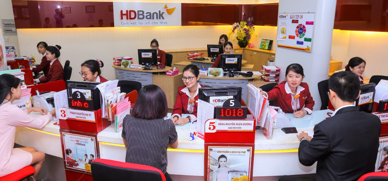 HDBank lai gan 8.200 ty nua dau nam, ty le no xau o muc thap