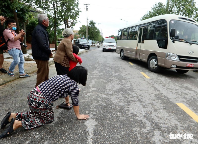 Noi dau thau troi khi thi the 22 chien si duoc dua ve Dong Ha-Hinh-9