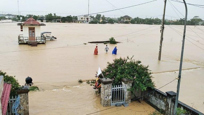 Tinh hinh mua lu o cac tinh mien Trung: Cap nhat thong tin moi nhat