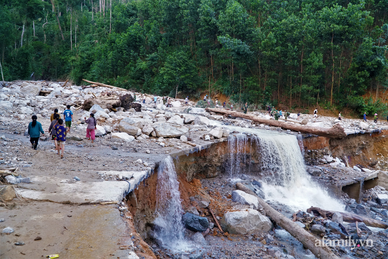 Vu sat lo o Tra Leng: Cuoc tim kiem dong day nuoc mat