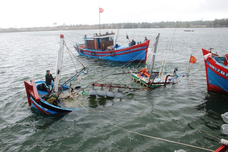 Bao so 13 giat cap 12 sap vao cac tinh mien Trung-Hinh-2