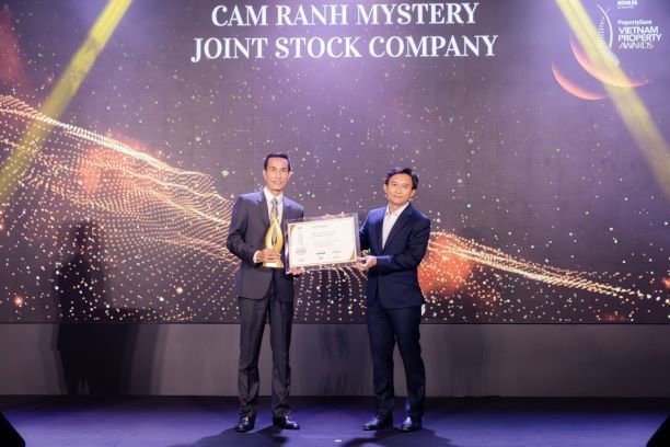 Hung Thinh Land lap cu dup trong dem trao giai PropertyGuru Vietnam Property Awards 2021-Hinh-3