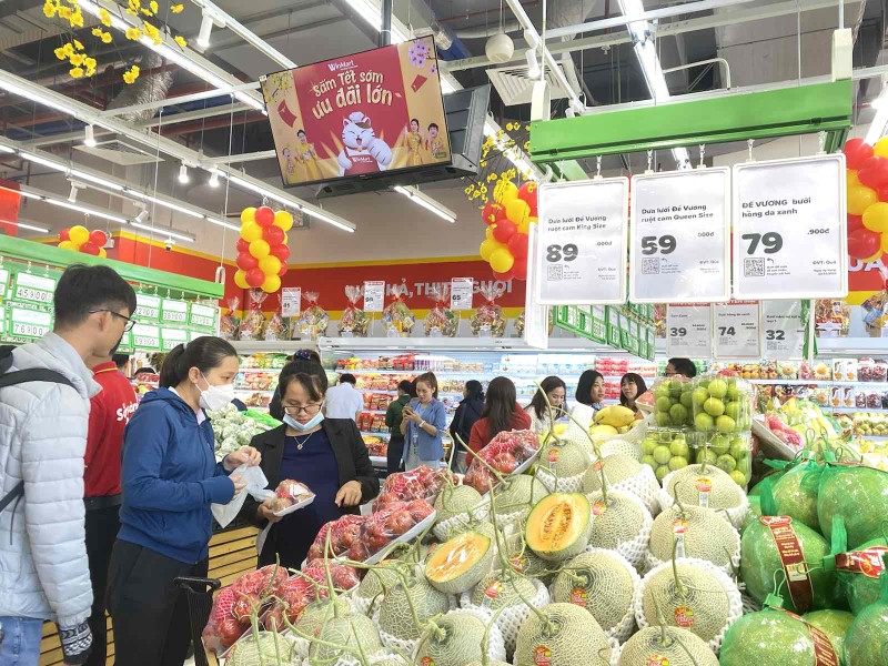 WinMart khai truong sieu thi thu 130, “tung” khuyen mai lon don song tieu dung cuoi nam-Hinh-3