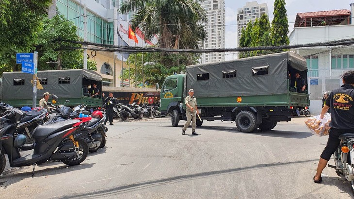 Can canh hang tram canh sat phong toa, kiem tra cong ty Home Credit-Hinh-3