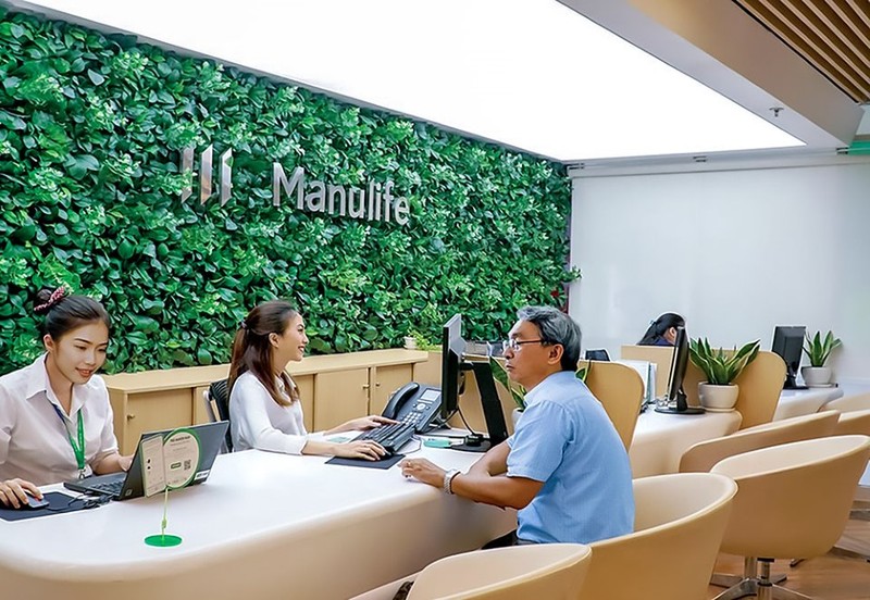 Nhung lan dinh lum xum cua bao hiem Manulife khien khach hang ngan ngam