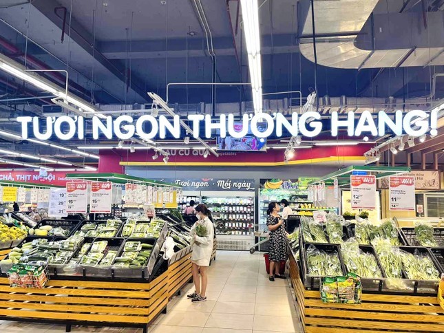 WinMart tang qua khung cho me va be mung Quoc te thieu nhi