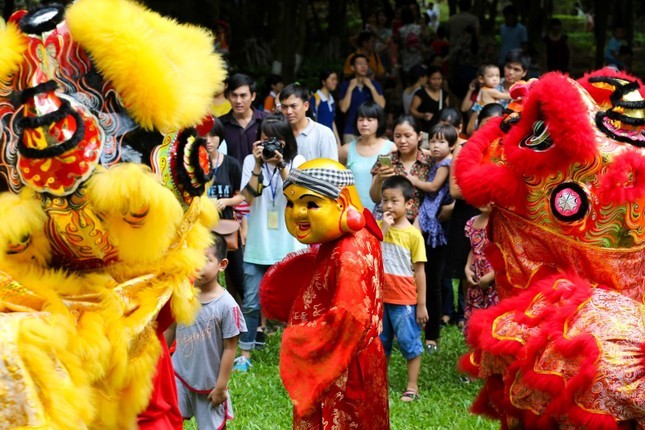 Le hoi trung thu doc dao tai Vincom Shophouse Royal Park Quang Tri-Hinh-2