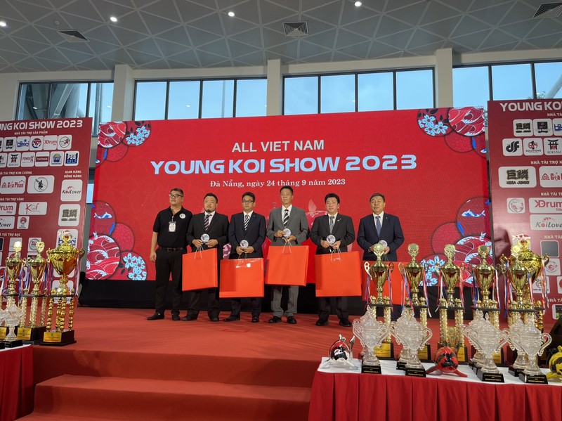 Xem 'sac dep' cua hang tram con ca KOI du thi Young KOI Show 2023-Hinh-3