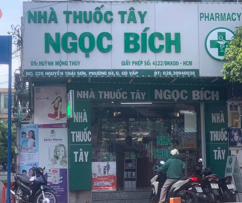 'Bac si' Ha Duy Tho chua benh khong phep bi phat hon 100 trieu dong-Hinh-3