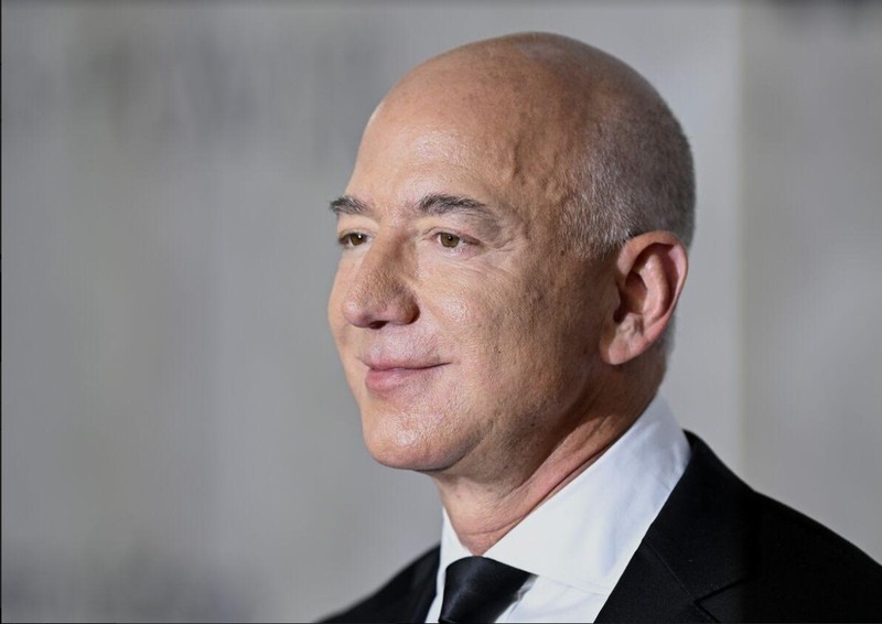 Sieu ty phu Jeff Bezos suyt tro thanh nhan vien danh may fax-Hinh-4