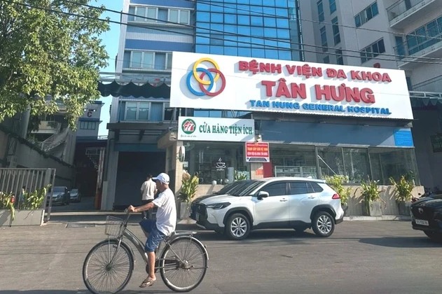 Mot Viet kieu tu vong sau phau thuat tham my o Benh vien da khoa Tan Hung