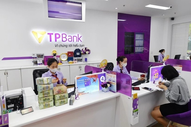 Pho Tong giam doc TPBank tu nhiem sau hon 16 nam gan bo