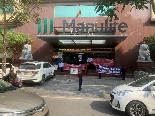 Cac vu lum xum lien quan den bao hiem Manulife