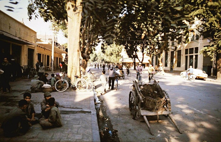 Cuoc song o Ha Noi nam 1979 cuc dac sac qua loat anh hiem-Hinh-8