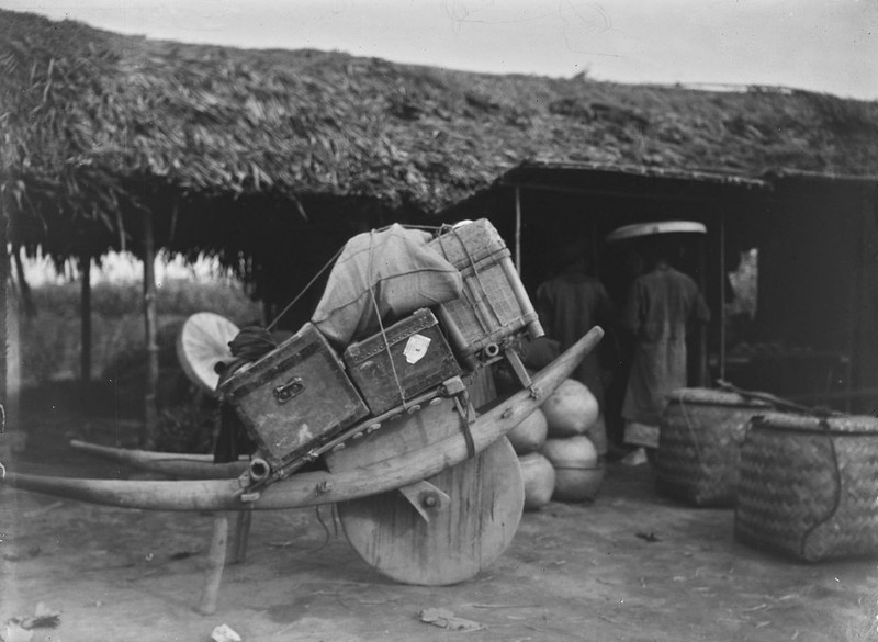 Chum anh cuc chat ve hang quan via he Ha Noi nam 1896-Hinh-6