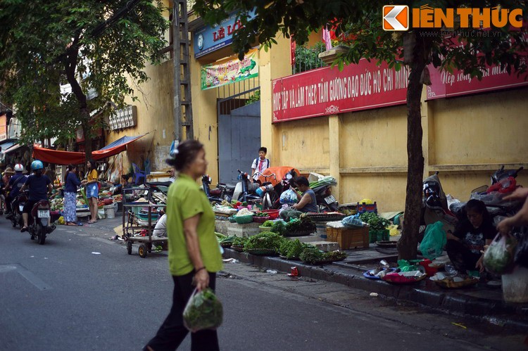 Ngam canh cho que doc dao o trung tam Ha Noi-Hinh-10